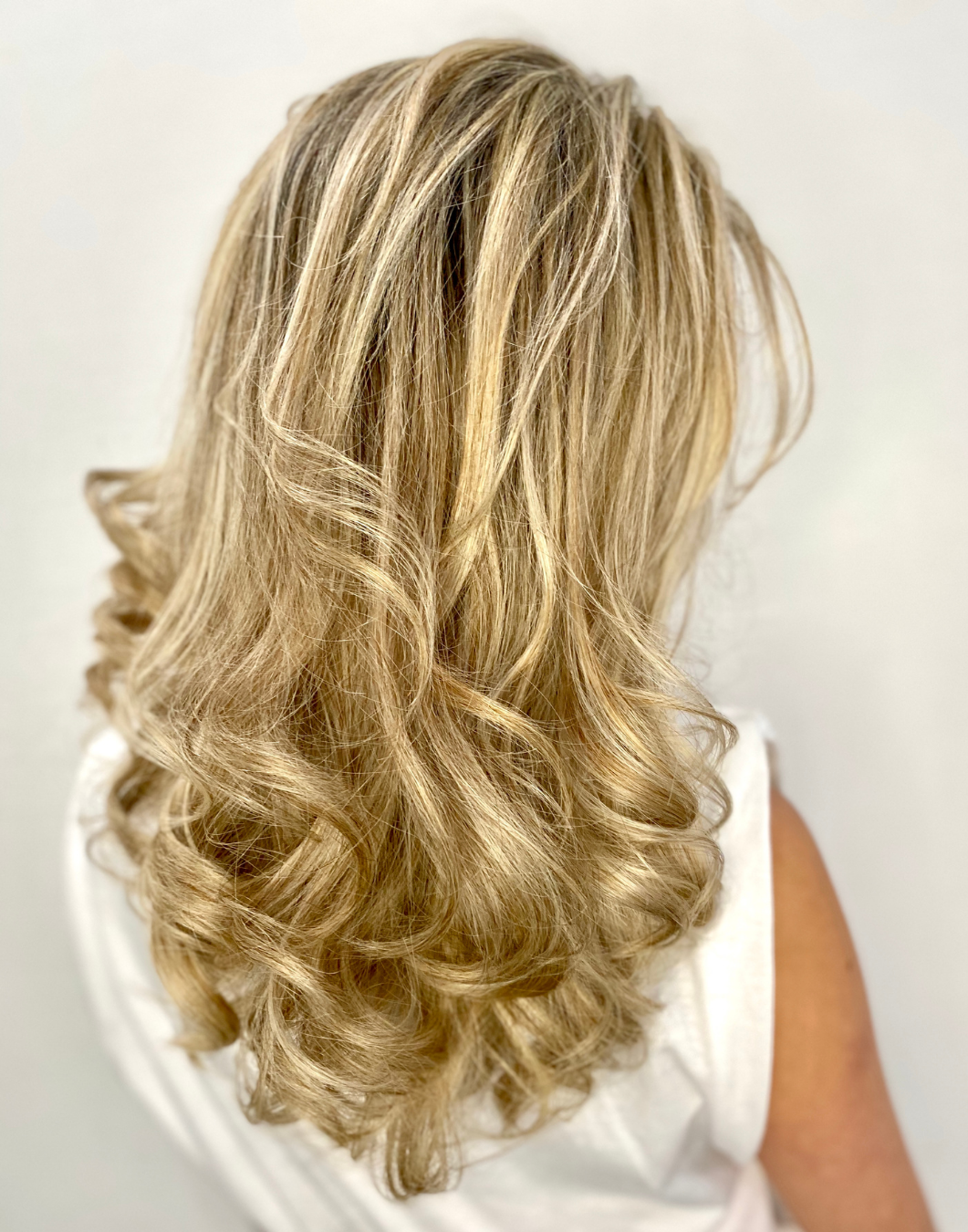 Beauty salon hair color and styling services in Doral FL